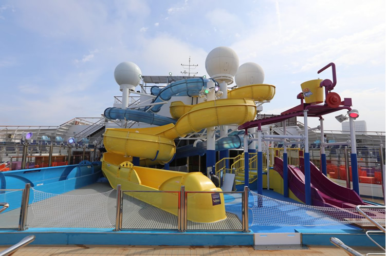 does carnival cruise have slides