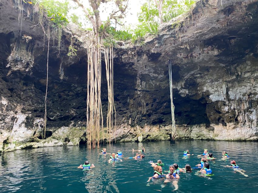 Cruise excursion cenote