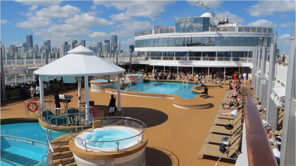 Open pool deck on Norwegian Jade