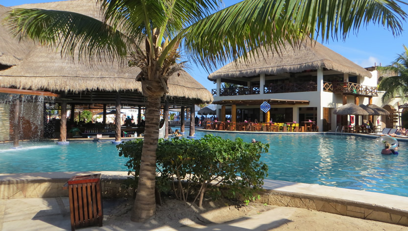 Costa Maya pool